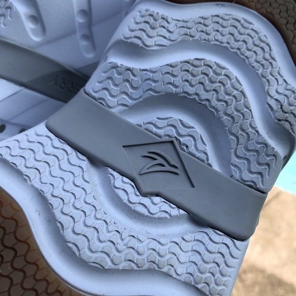 SPERRY (13) Men’s Water Strider White Rubber Water Shoes - Picture 9 of 12